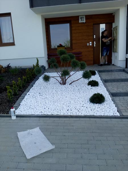 Zrealizowane ogrodzenie i teren wokół domu Rzeszów