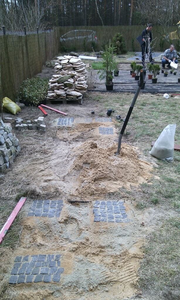 Przygotowanie pod wykonanie ścieżki z kostki